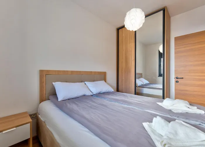 Orange Sense Apartment